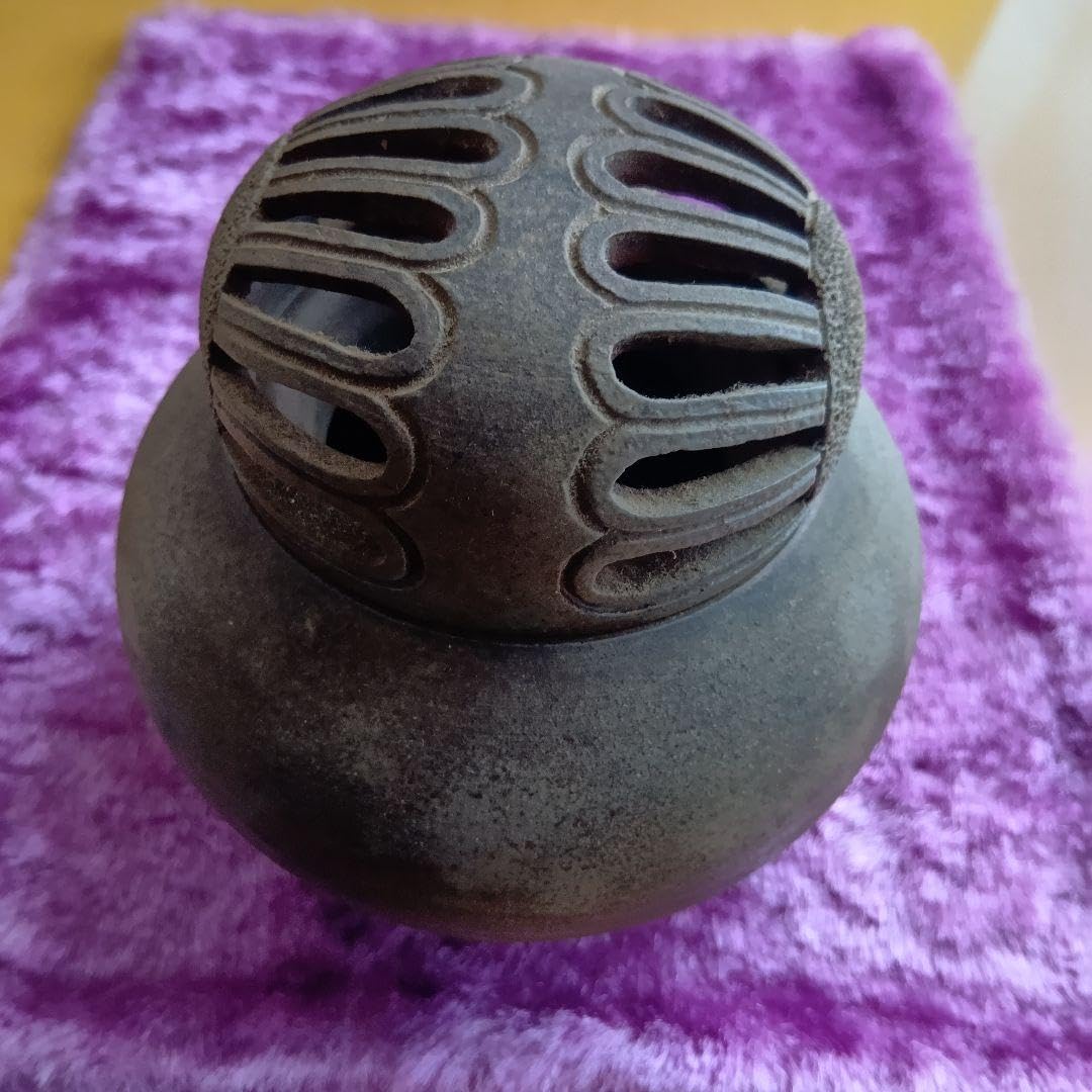 骨董品 備前焼 香炉 左直勝（さじきまさる）陶印 茶道具 透かし香炉 極美品‼️ Amazon.co.jp: 骨董品 備前焼 香炉 左直勝さじきまさる陶印 茶道具